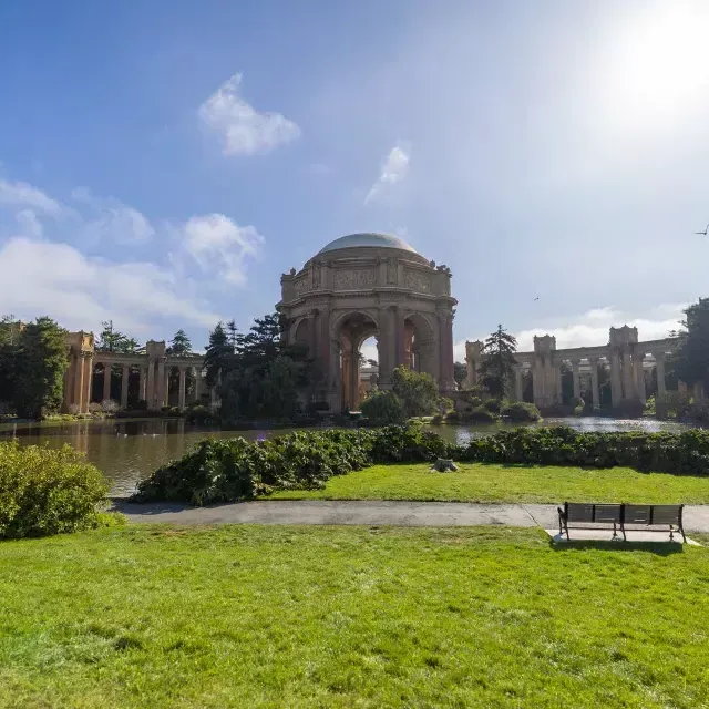 Palace of Fine Arts in una giornata di sole